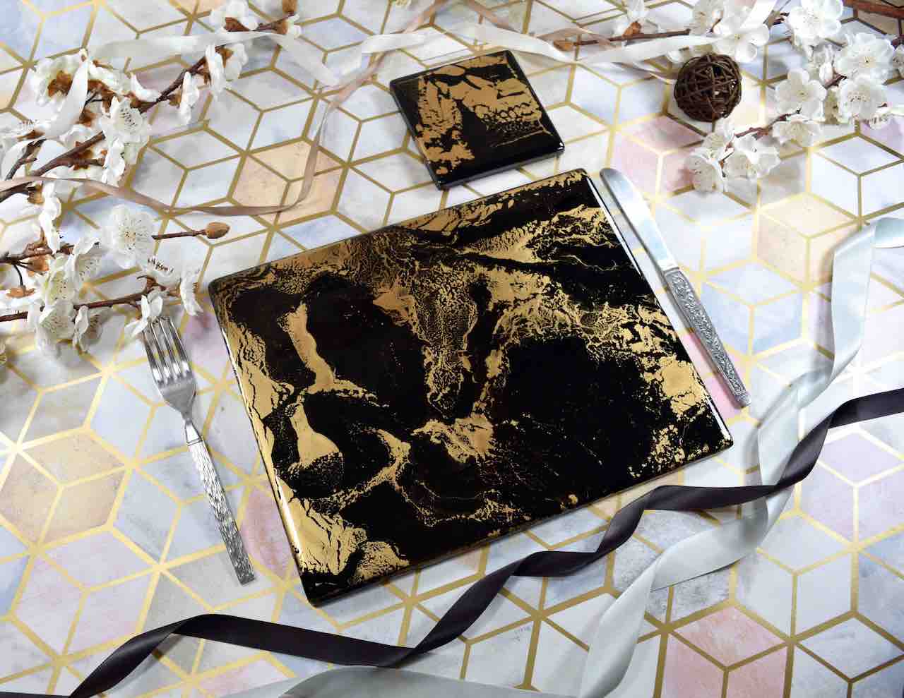 Black Gold Resin Placemats and Coasters Dining Set - Luxury Table Mats